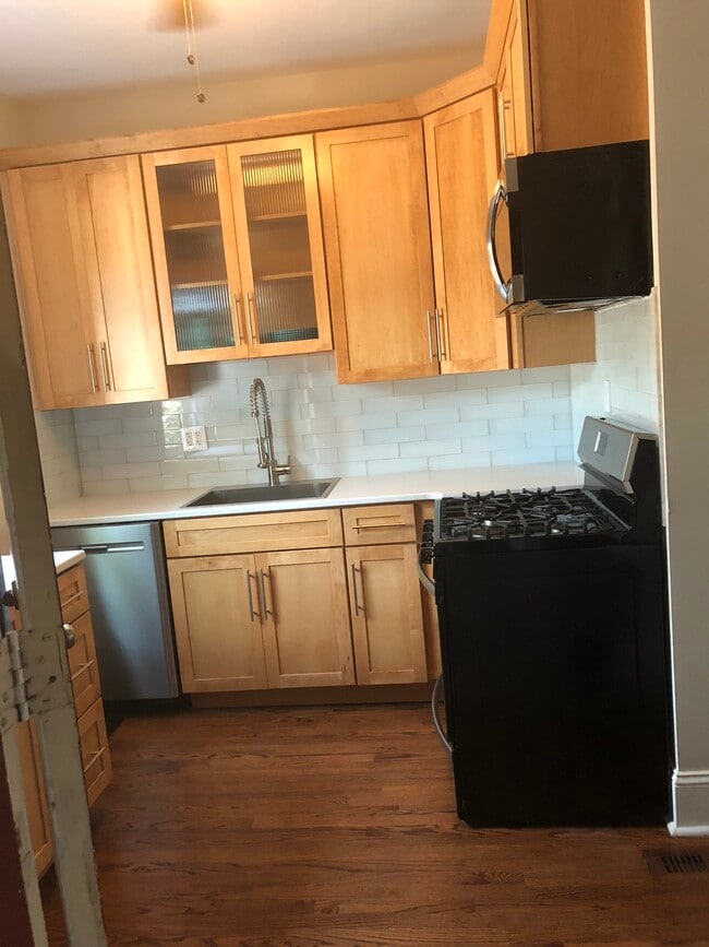 Stainless steel appliances plus dishwasher - 22 S Spring Ave