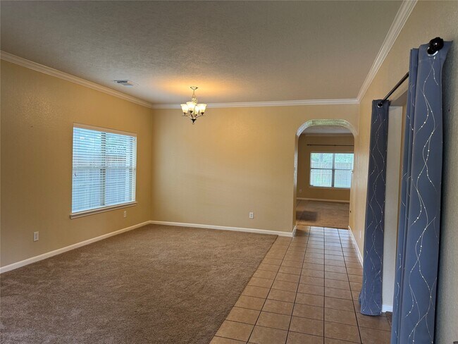 Building Photo - 21307 Springbrook Hollow Ct