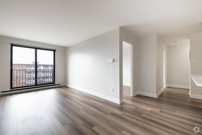 2BR,1BA-750 SF - Rue Mistral