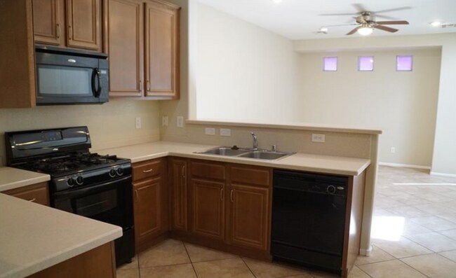 Foto del edificio - 9310 Quiet Mist Ct