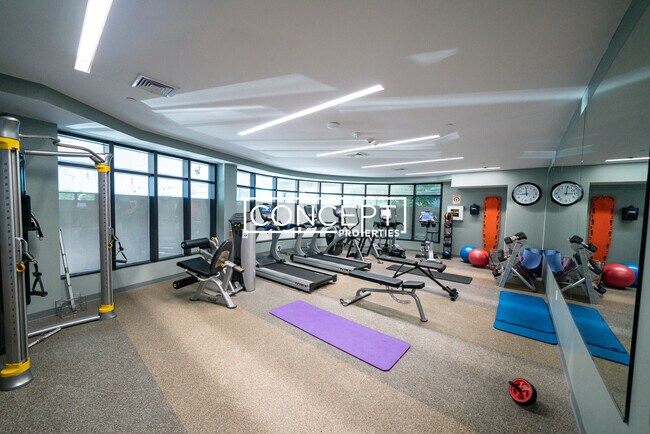 Building Photo - 5 Manor St