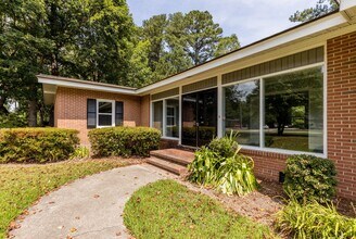 Building Photo - 3504 Hawthorne Rd