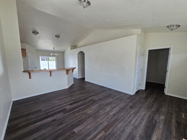 Foto del edificio - For Rent: 3 Bedroom, 2 Bath Home – $1,900/month