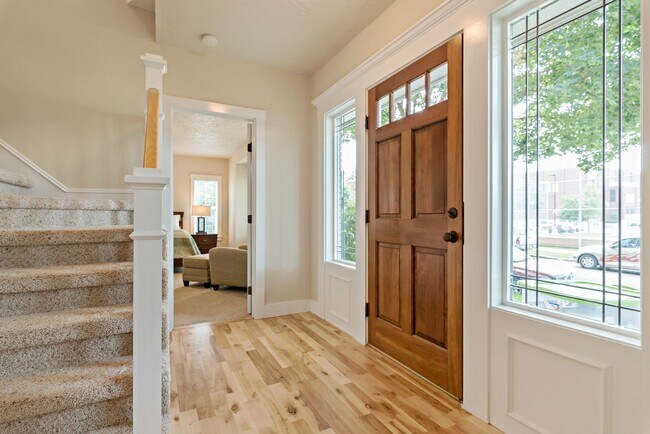 Foto del edificio - 3 Bedroom 3 Bathroom home in desirable North Boise.