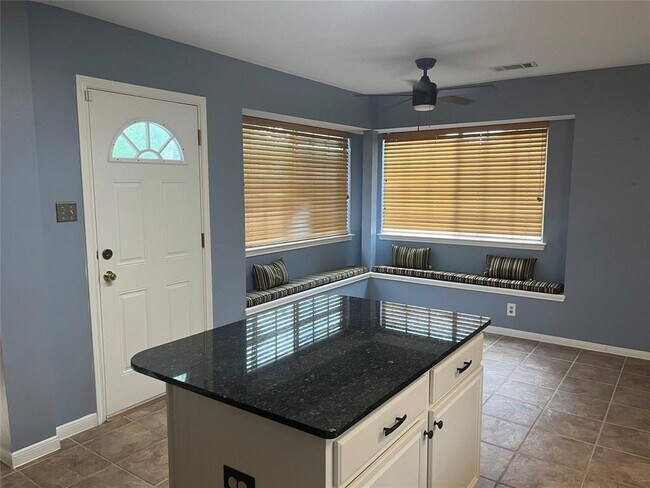 Building Photo - 11302 Meadowchase Dr