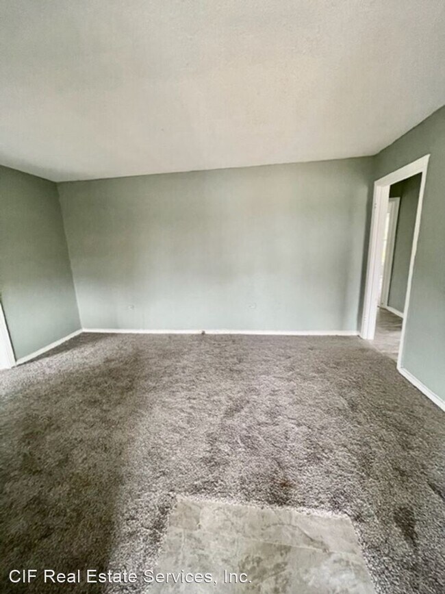 Building Photo - 2 br, 1 bath House - 3917 Roselawn Dr.