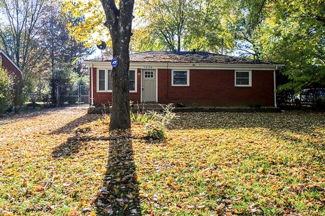 Photo - 3 bedroom 1 bath in Valley Station! House