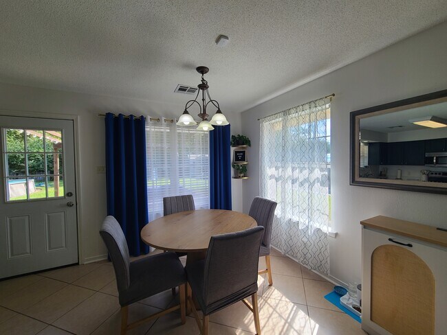 Foto del edificio - 179 W Cherrywood Ln