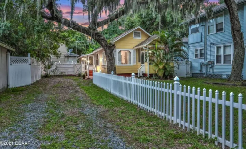 Primary Photo - 611 Seaman Pl