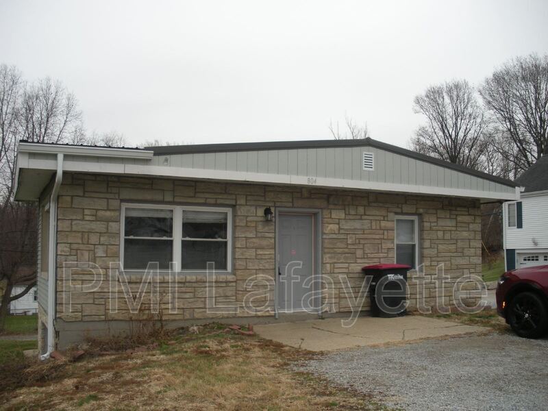 Primary Photo - 804 E Main St