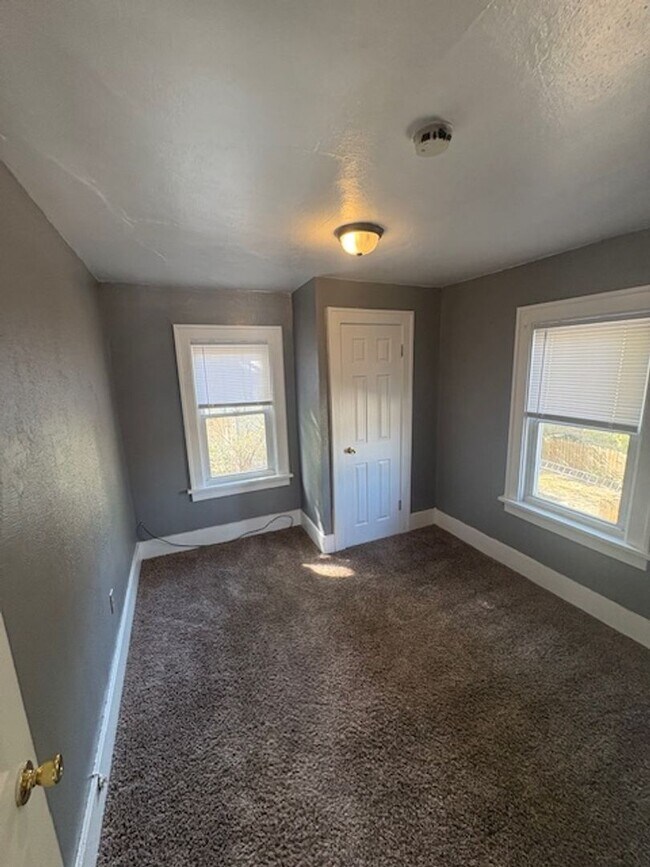 Foto del edificio - Single-Family 3 bedroom Home