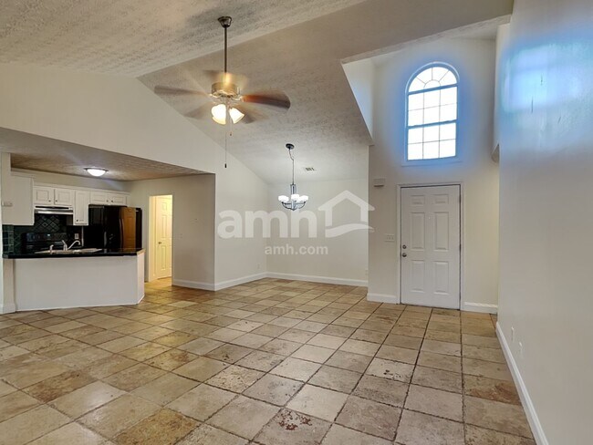 Foto del edificio - 677 New England Way