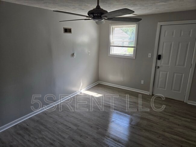 Foto del edificio - 236 S Mary Ellen St