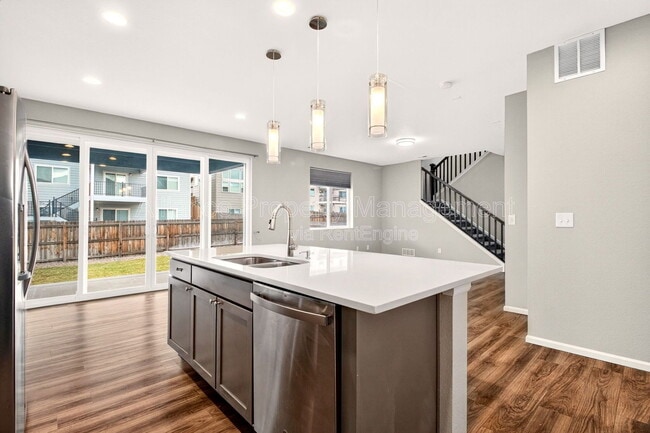 Foto del edificio - 7108 Passing Sky Dr