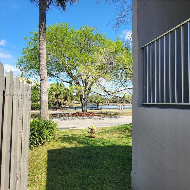 Foto del edificio - 7670 SW 152nd Ave