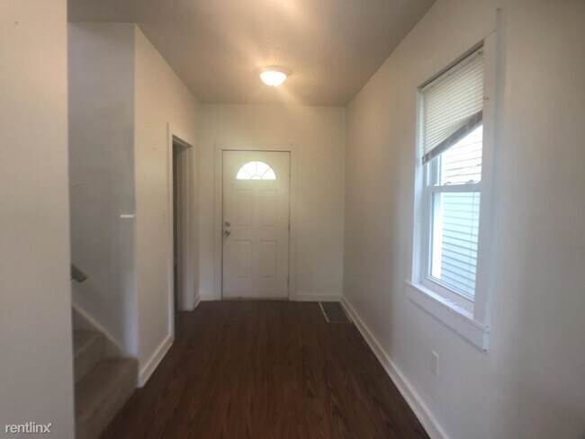 Foto del edificio - 3 br, 1 bath House - 507 Noblestown Rd