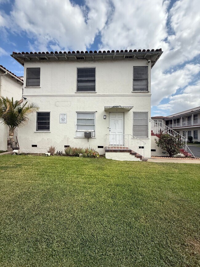 Foto del edificio - Evans Apartments – Modern Comfort in the Heart of Alhambra