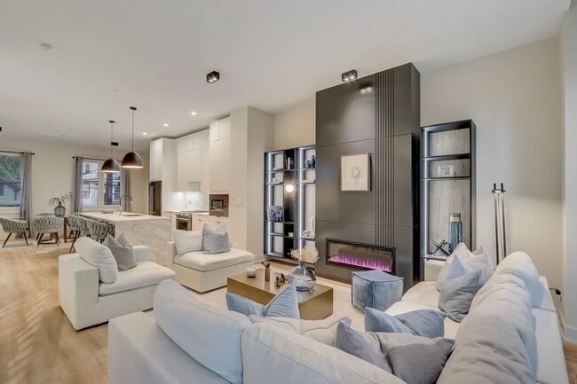 Foto del edificio - 4210 W Belmont Ave