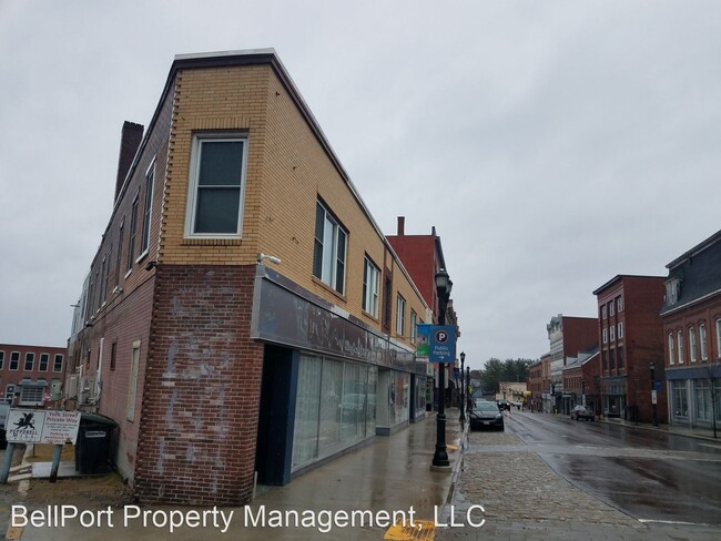 Building Photo - 156-160 Main St