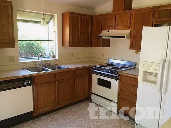 Foto del edificio - 6450 Enchanted Valley Dr