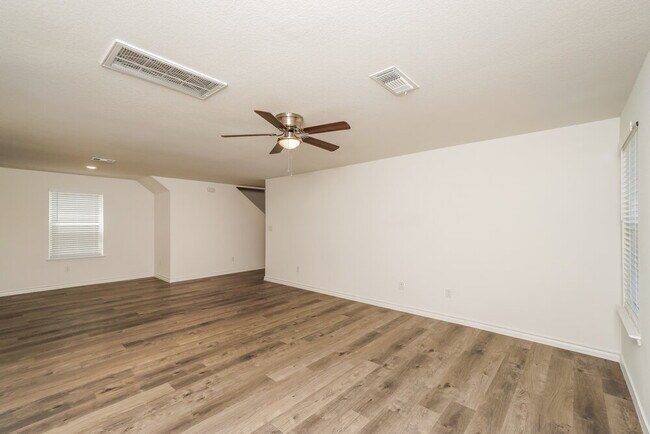 Building Photo - 1657 Viola Ln