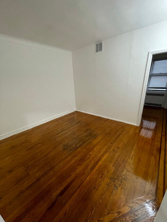 Foto del edificio - 89-21 169th St