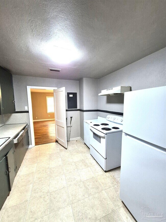 Building Photo - 3804 W Cervantes St