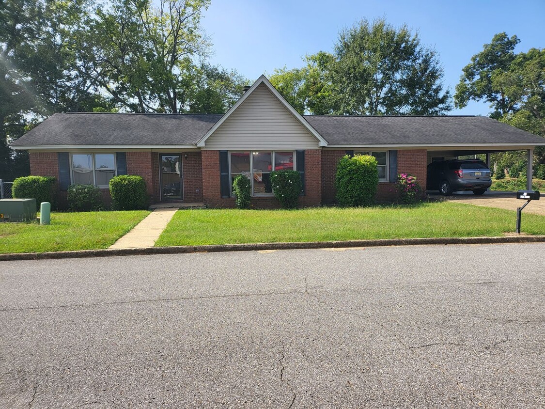 Primary Photo - Fully Updated 3 Bedroom 2 Bathroom Brick H...