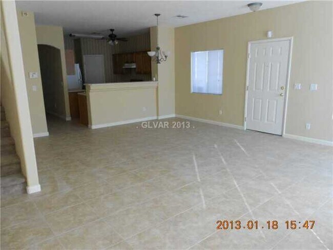 Building Photo - VERY CLEAN & SPACIOUS TOWNHOUSE!!!