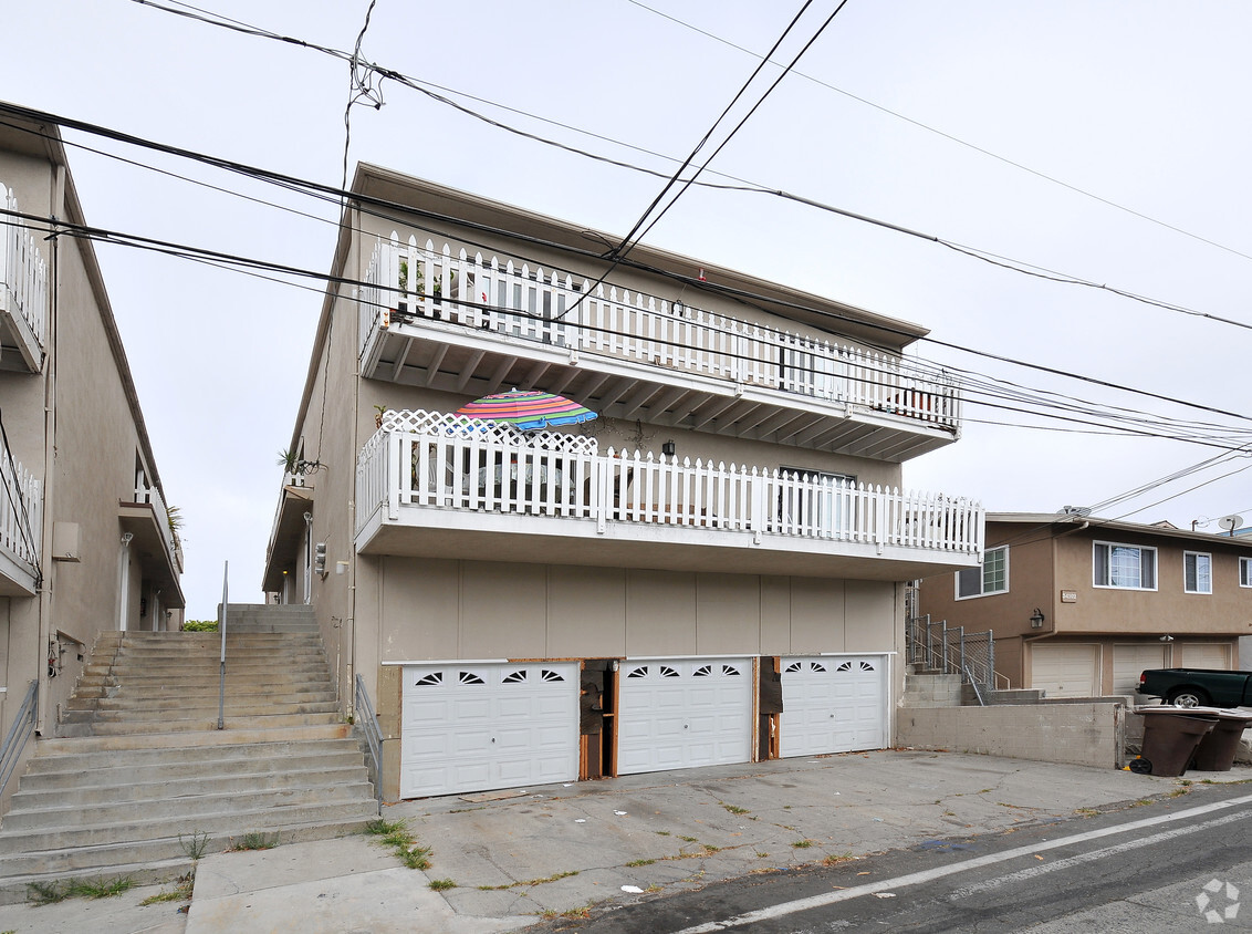 Foto del edificio - 34106-34112 Amber Lantern St