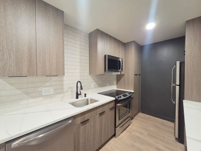 Interior Photo - 358 S Coeur D'alene St