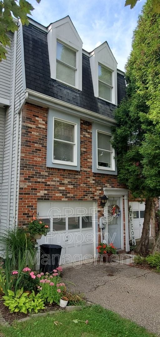 Building Photo - 317 Garden Hill Dr