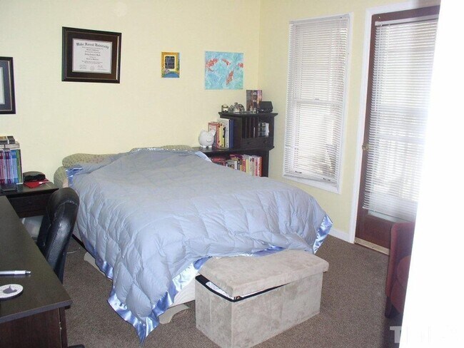 Foto del edificio - Carrboro / Brighton Sq. Apt. AVAILABLE