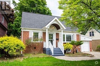 Building Photo - 1375 Applewood Rd