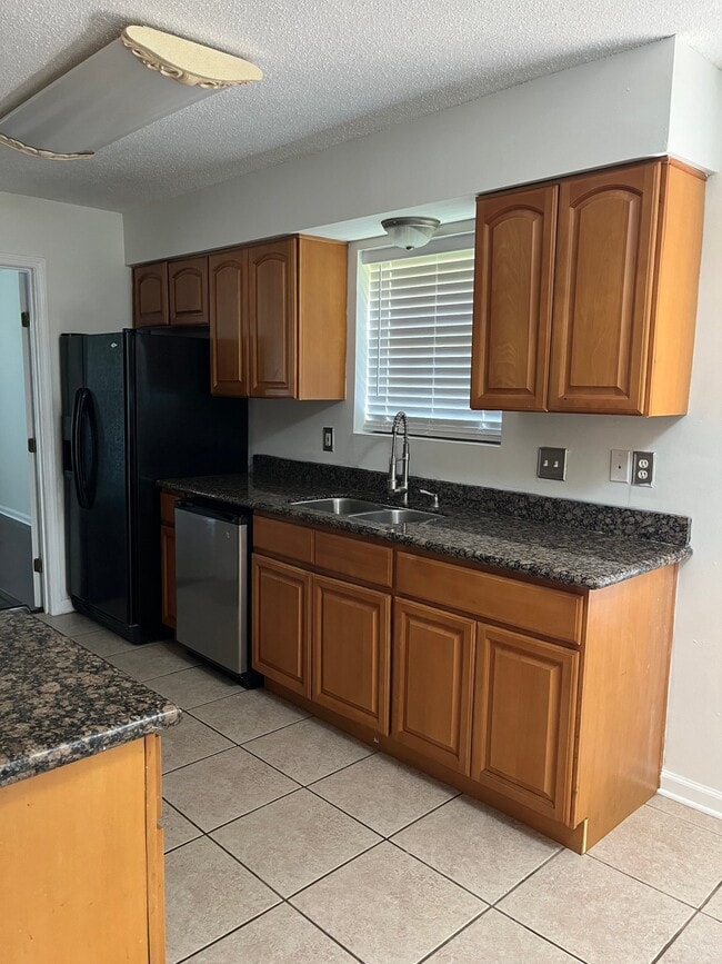 Building Photo - 7170 Wayside Dr