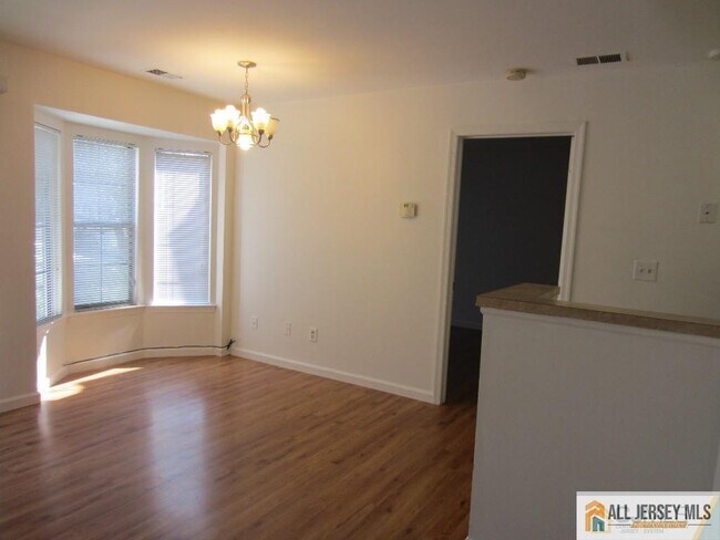 Foto del edificio - 46 Lear Ct