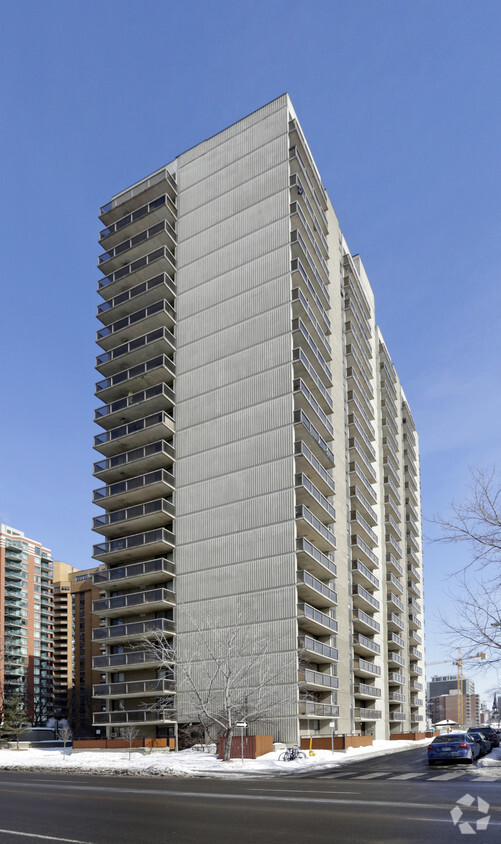 Building Photo - Bronson Place South