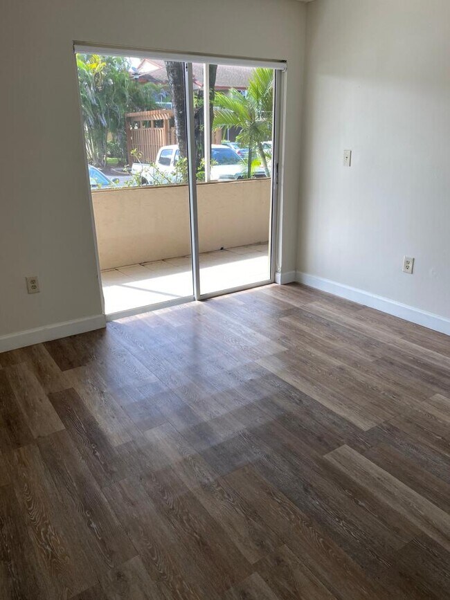 Room - 4750 NW 102nd Ave