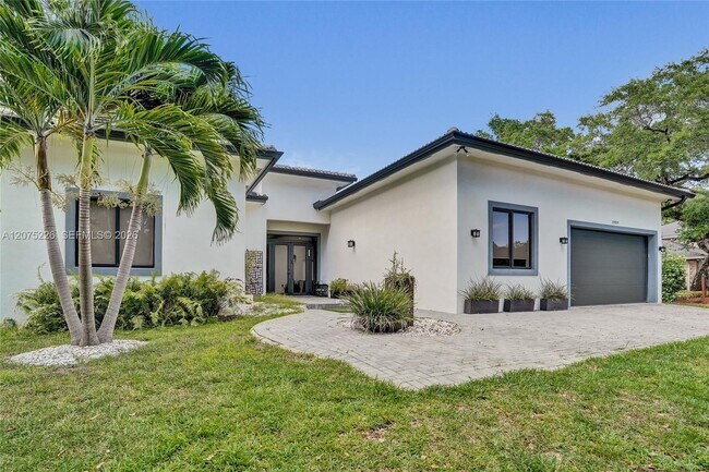 Foto del edificio - 3909 SW 54th St