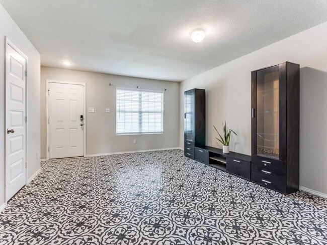 Foto del edificio - 6341 Bollard Drive