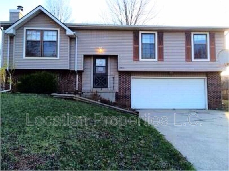 2411 Lazy Brook Ln, Lawrence, KS 66047 House Rental in Lawrence, KS