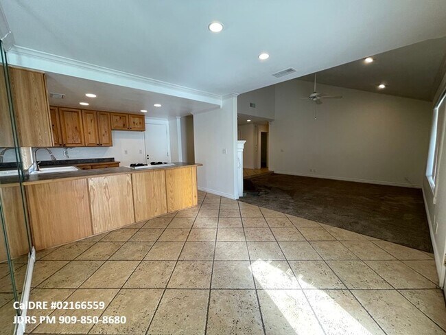 Building Photo - Garden Grove 2 Bedroom Home