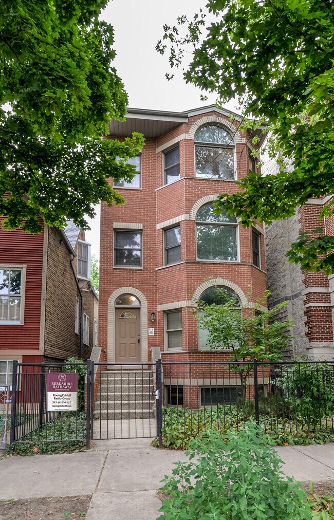 Building Photo - 3713 N Janssen Ave