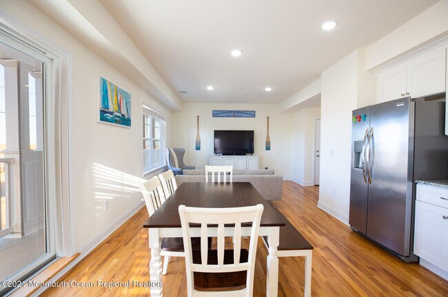 Building Photo - 1515 Ocean Terrace