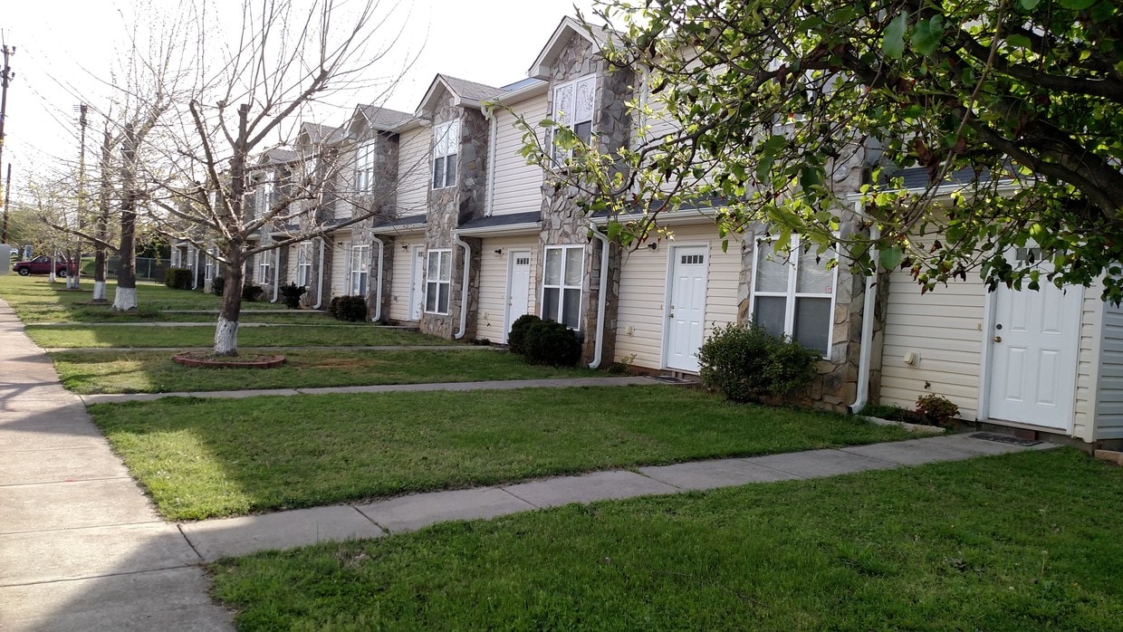 Front of 600 S Main - 600 S Main St