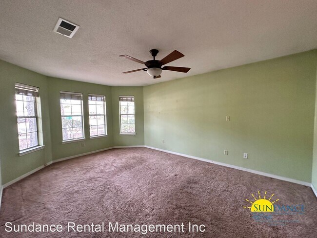 Building Photo - 3 br, 2 bath House - 6 Shamrock Drive