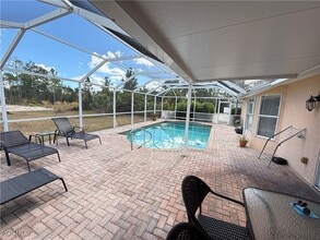 Building Photo - 902 McArthur Ave