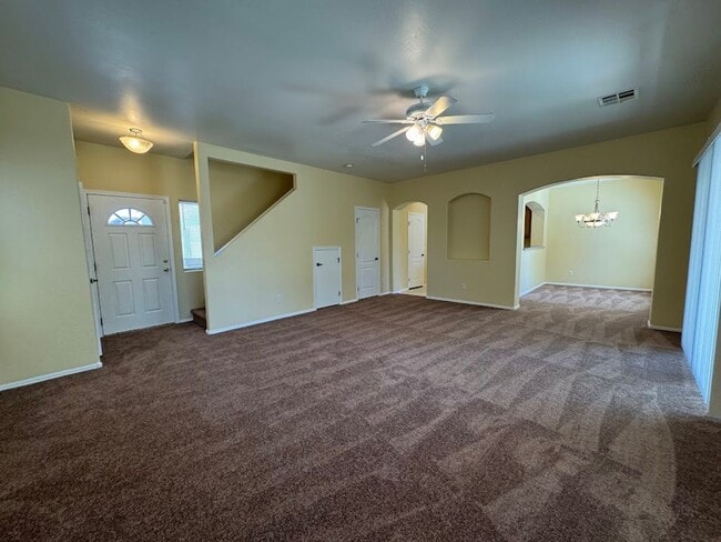 Foto del edificio - * $400 off move-in! Call today!!* Spacious 3 Bed Home with Office in Glendale - 2 Car Garage - Fr...