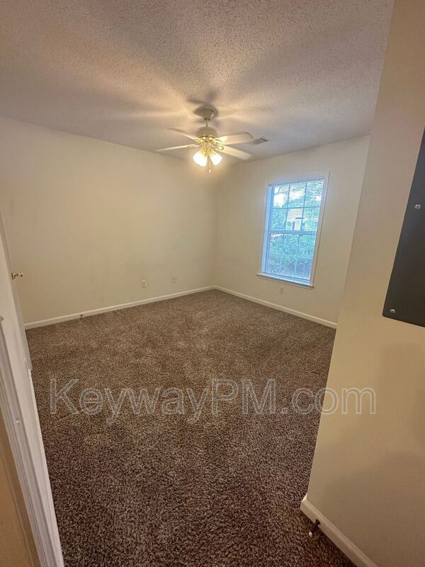 Building Photo - 3060 Abba Dr
