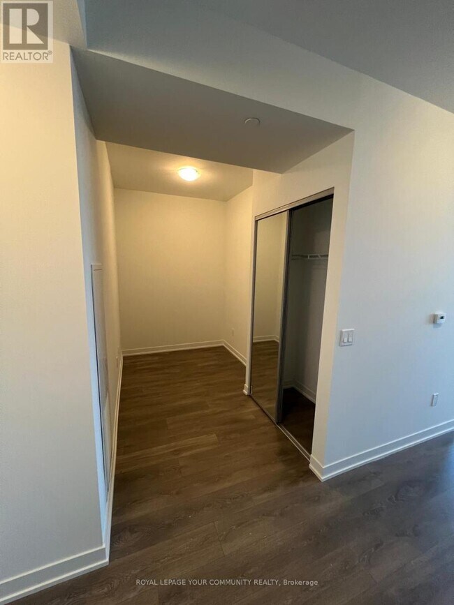 Building Photo - 498-1498 Caldari Rd